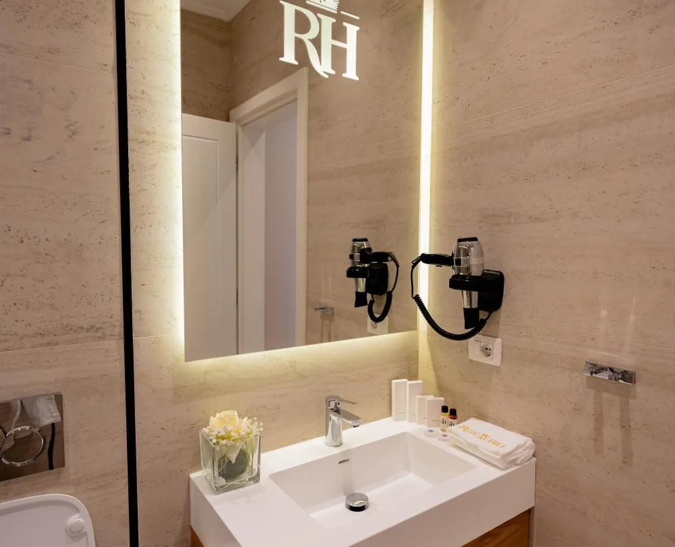Royal Hill Hotel Tirana
