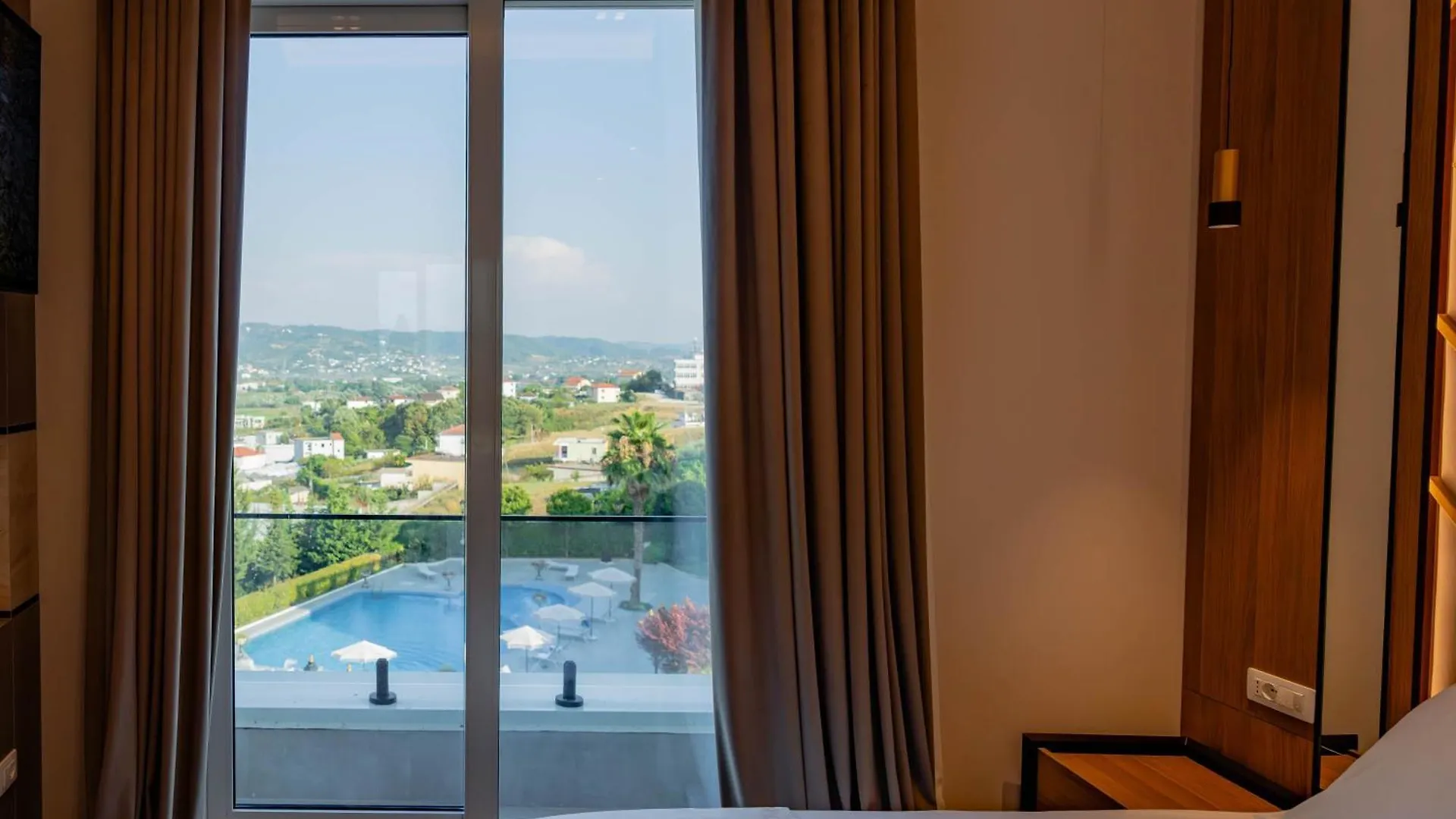 Royal Hill Hotel Tirana