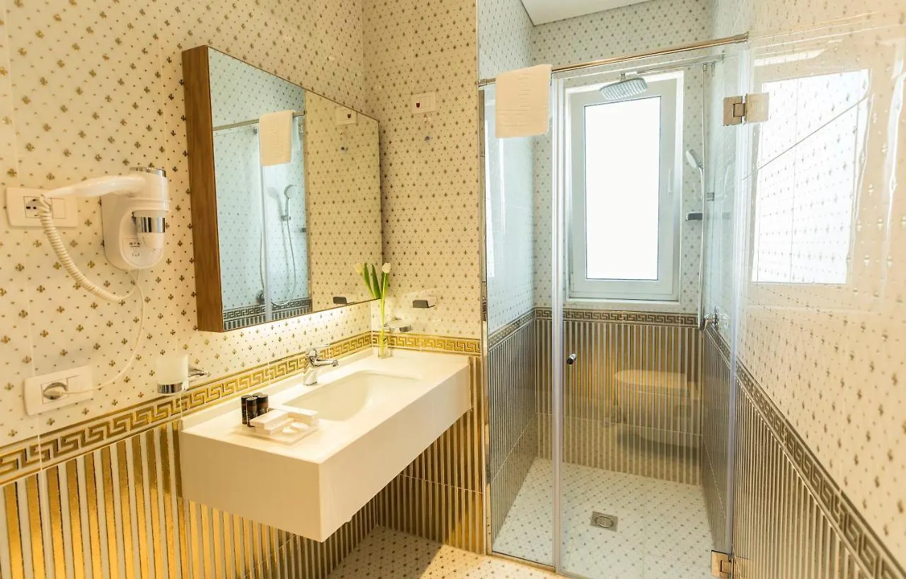 Royal Hill Hotel Tirana 0*,