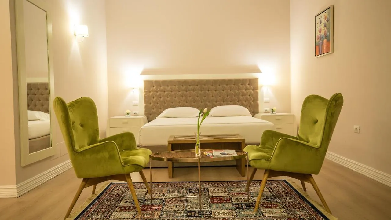 Royal Hill Hotel Tirana 0*,  Albanien