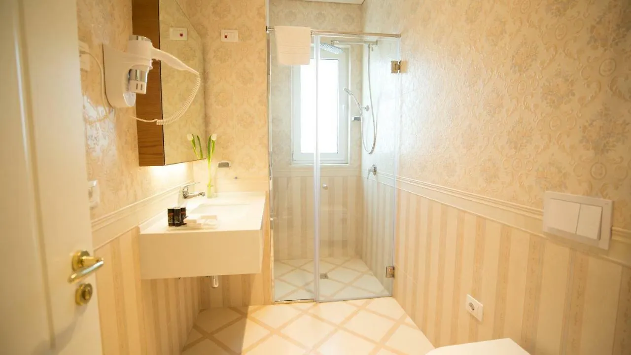 Royal Hill Hotel Tirana