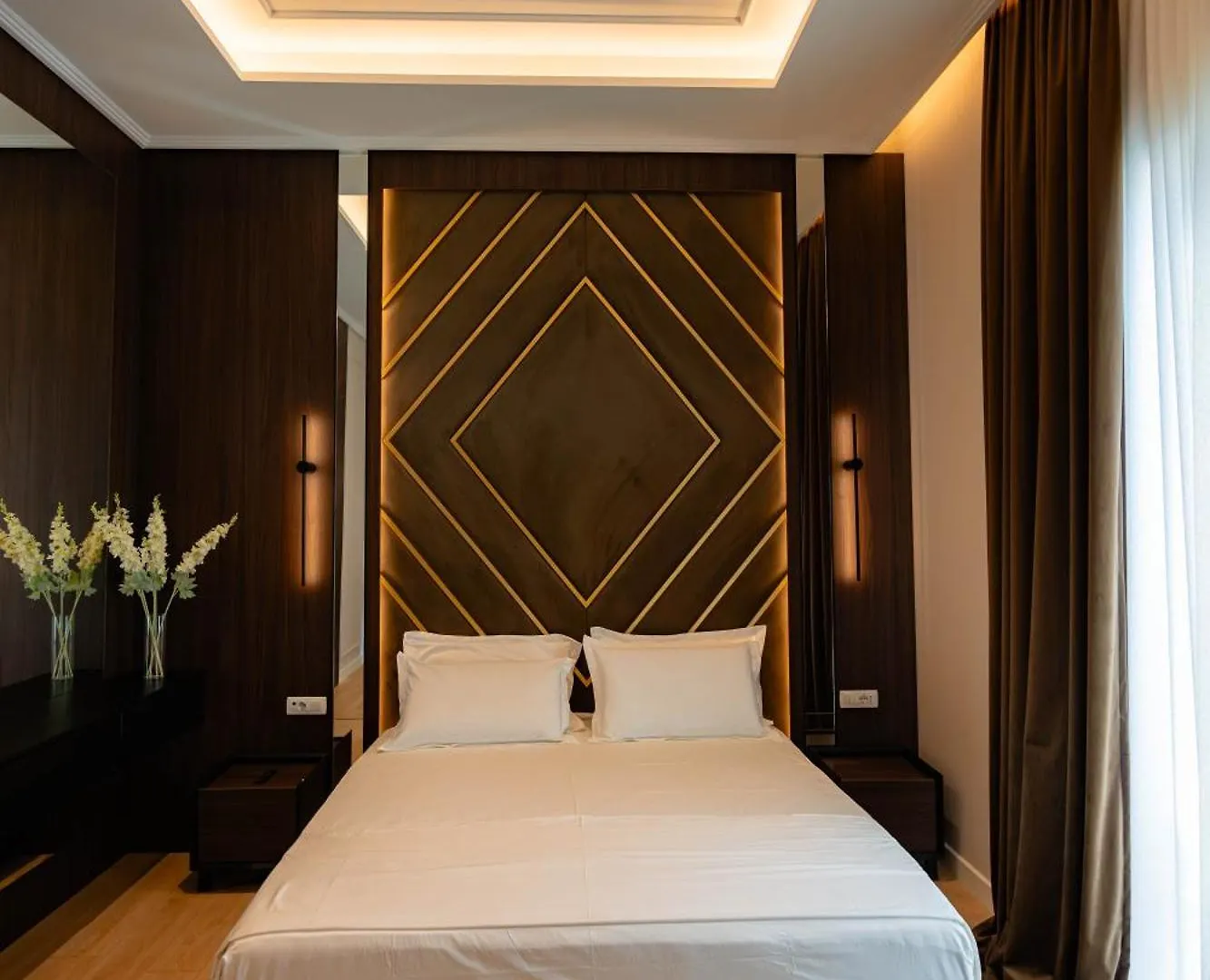 Royal Hill Hotel Vorë