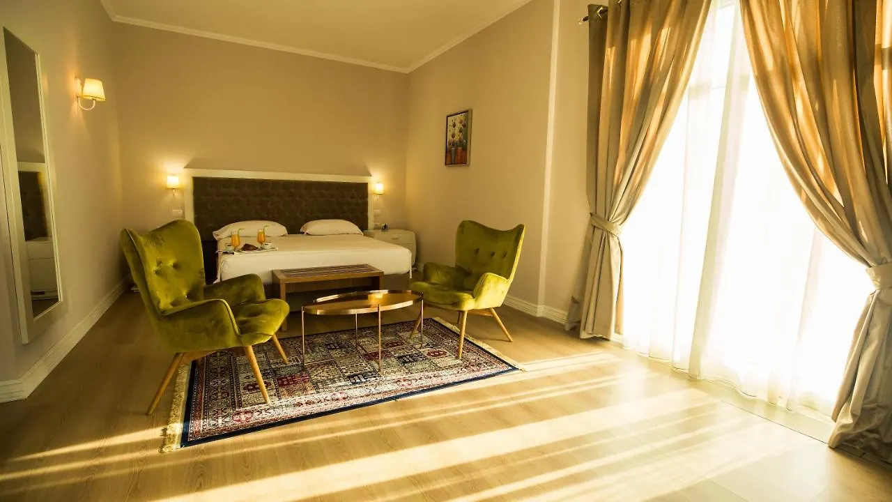 Royal Hill Hotel Vorë 0*,