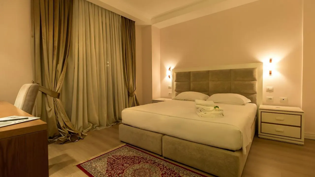 Royal Hill Hotel Vore